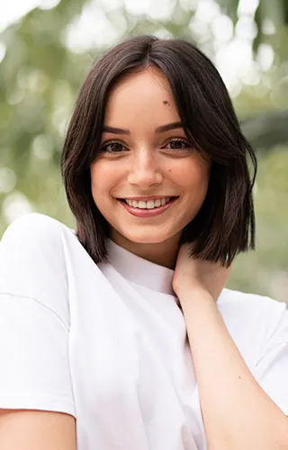 femme souriante